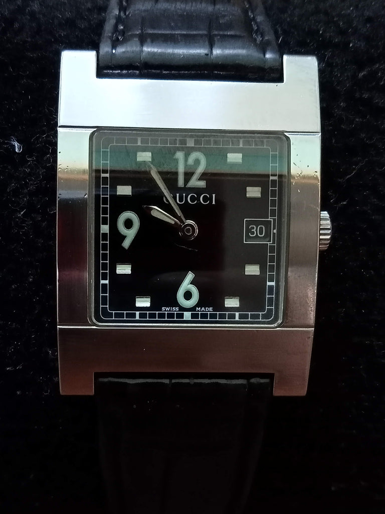 Circa 2000s Gucci 7700M Tank Quartz Watch (OH)