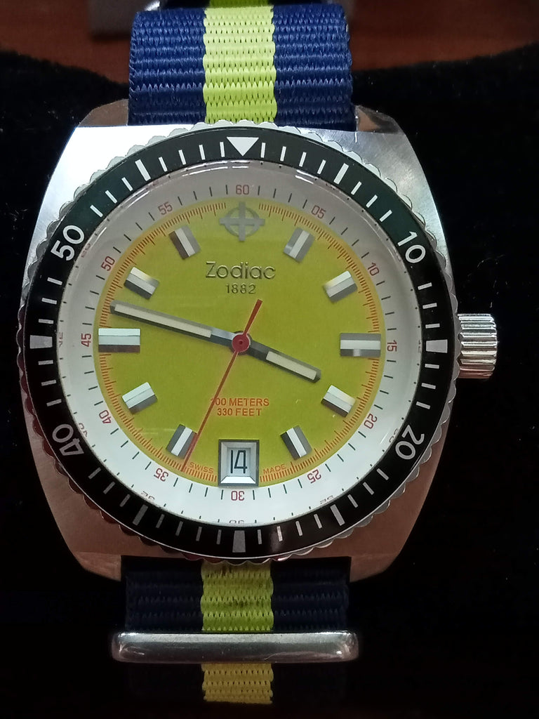 Collectible! N.O.S Zodiac ZO2225 Sea Dragon Yellow Dial Diver's Quartz Watch (FS)