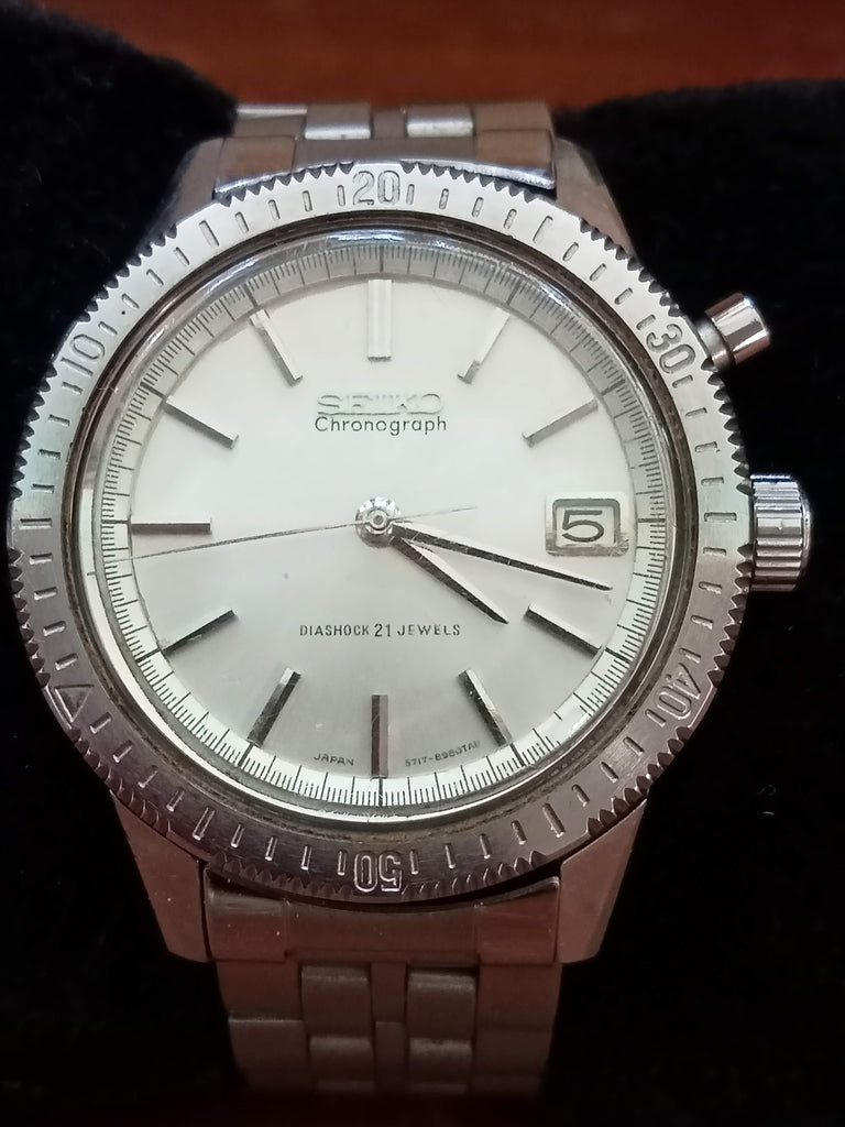 Collectible! Birthday Watch December 1964 Seiko 5717-8990 Silver Chronograph 21J SUWA Mechanical Watch (FS)