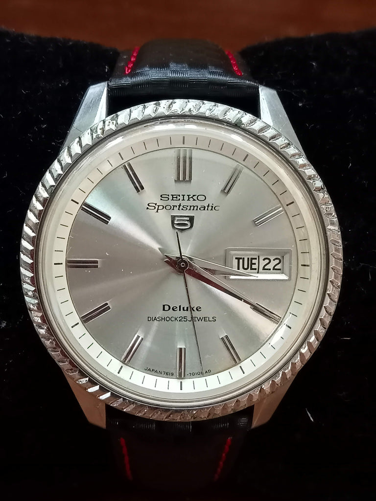 Collectible! Birthday Watch October 1966 Seiko 5 7619-7040 Sportsmatic Deluxe Fluted 25J Automatic Watch (FS)
