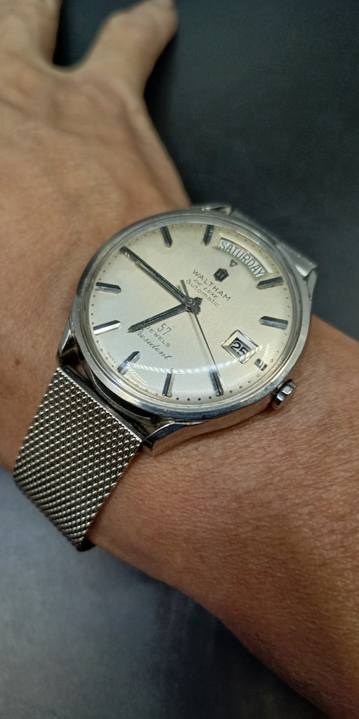 Collectible! Circa 1960s Waltham President Deluxe Cal AS 1709 Twin Window 57J Automatic (OH)